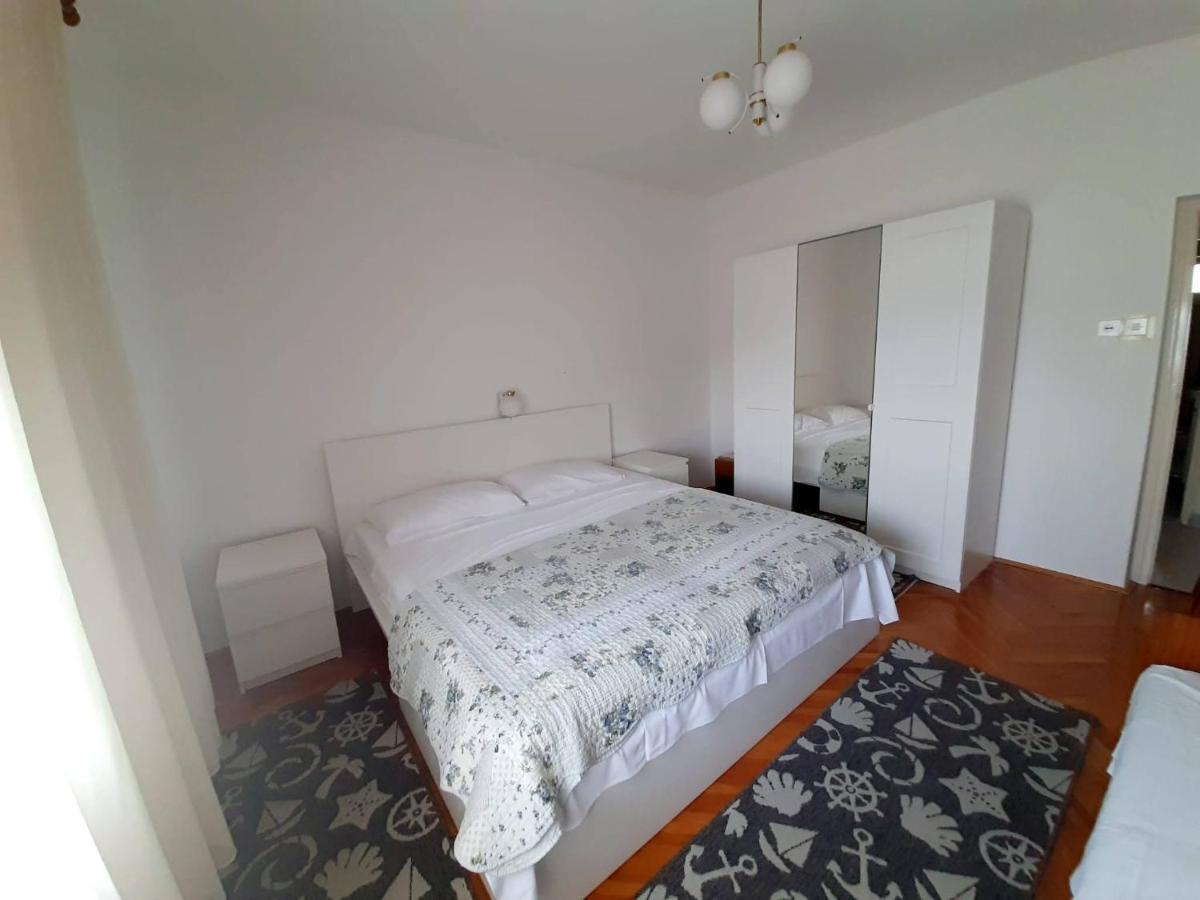 Apartment Riko - Accomodation "With" The Adriatic Sea Kampor المظهر الخارجي الصورة